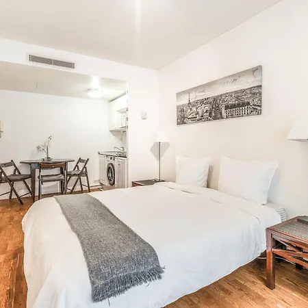 Champs Elysees Flat-3